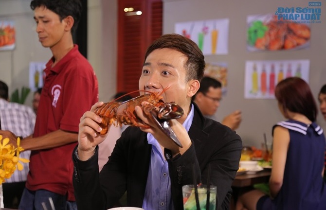 Trấn Thành lộ rõ bản chất... tham ăn khi ăn tối cùng HH Thu Hoài